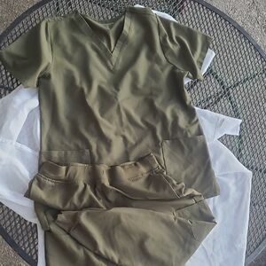 Mandala Forest Green Scrub Set.